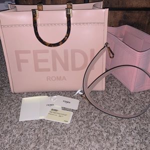 Fendi sunshine shopper (medium) pale pink
